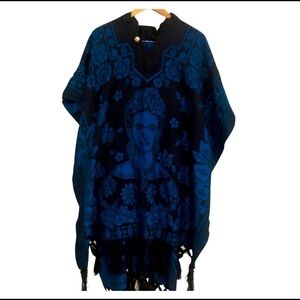 Frida Caló poncho black and blue one size